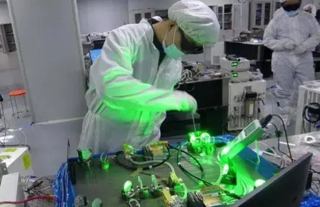 中国高功率全固态激光器成功实现应用高德